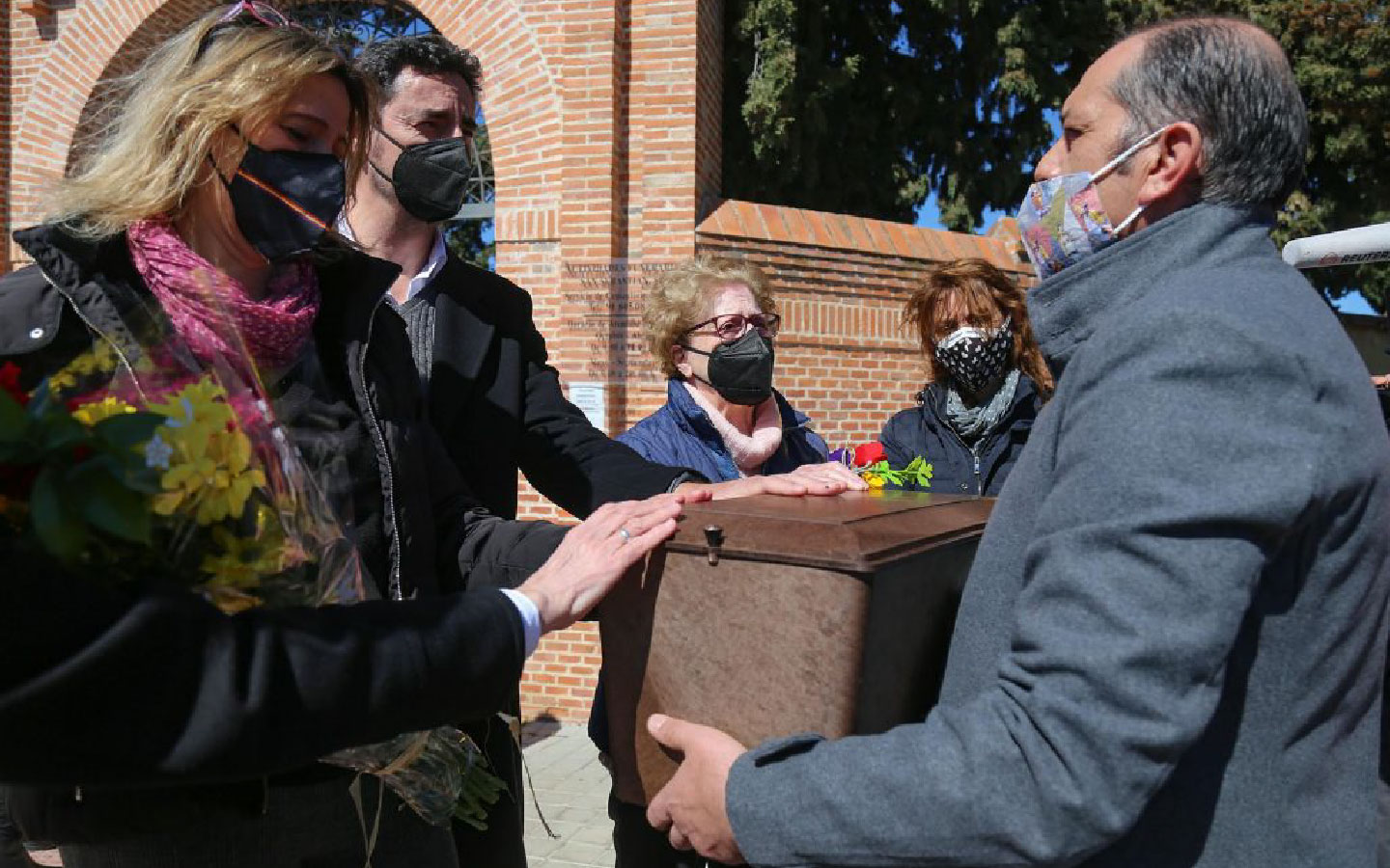 El miliciano Eugenio Insúa ya descansa junto a su esposa